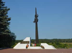 Памятник Стела в честь освобождения г. Таруса