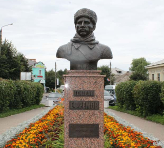 Бюст героя России М.Г. Ефремова